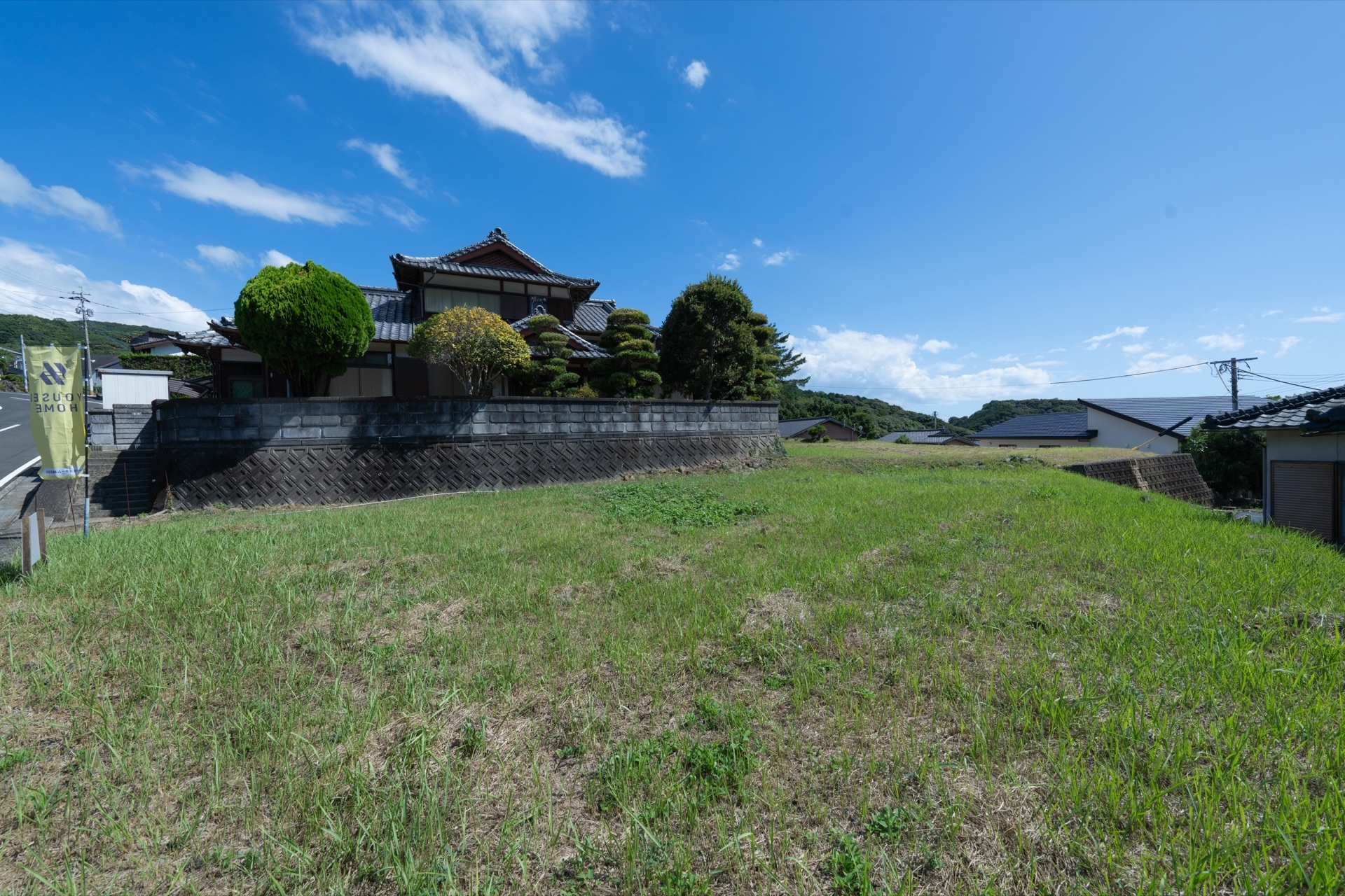 佐々町野寄免の土地を道路側から見た現地写真